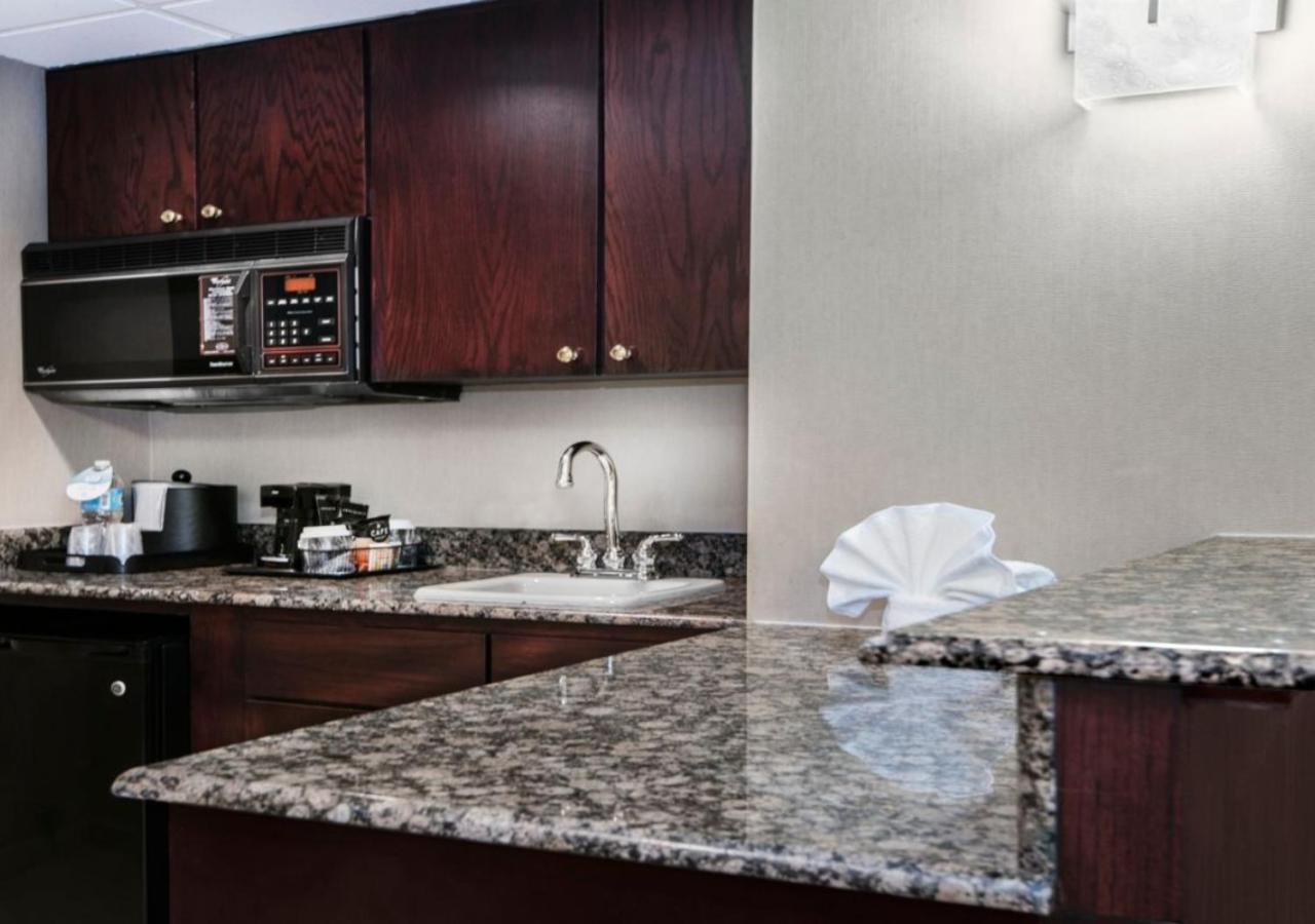 Holiday Inn Springdale-Fayetteville Area By Ihg Exterior photo