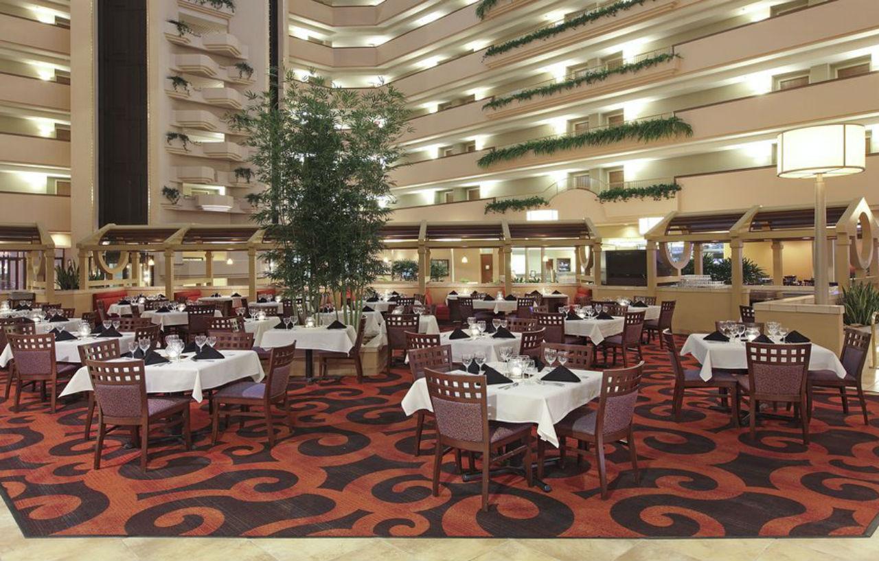 Holiday Inn Springdale-Fayetteville Area By Ihg Exterior photo